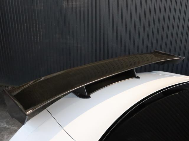 GT-R ニスモ MY17モデル nisumo専用カーボンエアロ カーボンGTウイング nisumo専用20アルミ 純正ナビ(16枚目)
