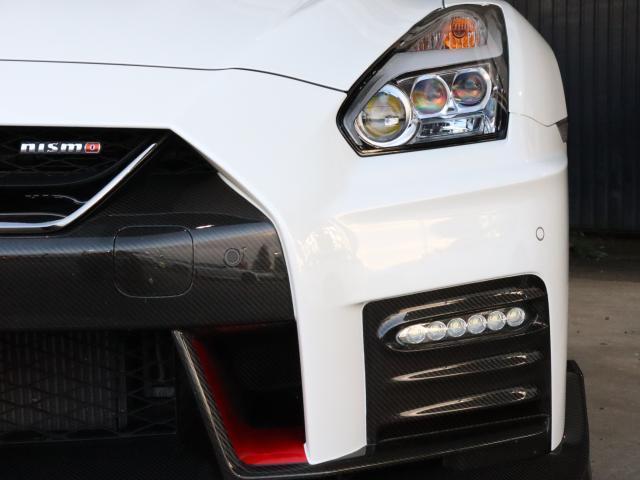 GT-R ニスモ MY17モデル nisumo専用カーボンエアロ カーボンGTウイング nisumo専用20アルミ 純正ナビ(17枚目)