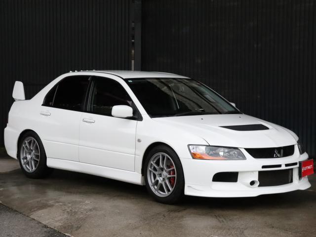 外装色はホワイトソリッドになります。