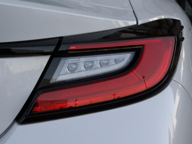 ＧＲ８６ ＳＺ　ワンオーナー　アプライドＢ　ＨＫＳマフラー　純正１７アルミ　ＬＥＤライト　ケンウッド９インチナビ　バックカメラ　ＥＴＣ　ドライブレコーダー（18枚目）