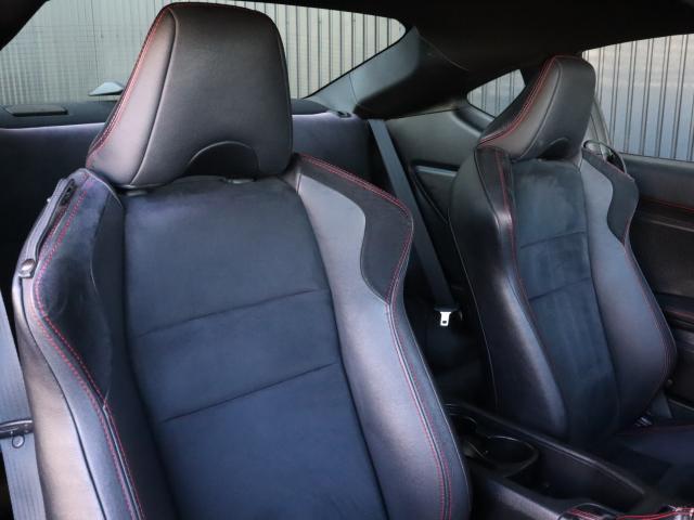 純正ハーフレザーシート（シートヒーター付）