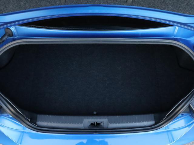 トランクルームも使用感少なくコンディション良好になります。