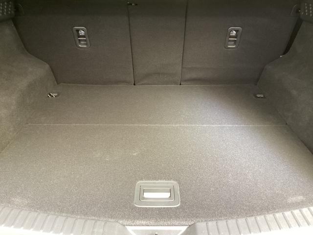 ＣＸ－５ ２．２　ＸＤ　Ｅｘｃｌｕｓｉｖｅ　Ｍｏｄｅ　４ＷＤ　１０．２５インチセンターディスプレイ　衝突被害軽減ブレーキ　ＡＴ誤発進抑制制御　レーンキープアシスト　車線逸脱警報　ブラインドスポットモニタリング　カープレイ対応　１オーナー車　地デジ　レーンキープ（11枚目）