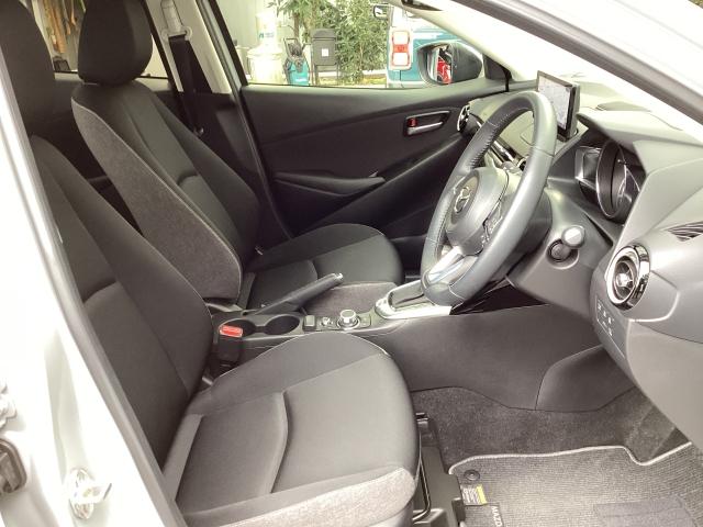 ＭＡＺＤＡ２ １．５　１５ＢＤ　パノラマモニタ　ブルートゥース　スマートシティブレーキサポート　前後ソナー　レーダークルーズ　ＬＥＤヘッドランプ　フルセグＴＶ　ワンオーナー　バックカメラ　ＥＴＣ　アドバンストキー　ＵＳＢ　エアコン（7枚目）