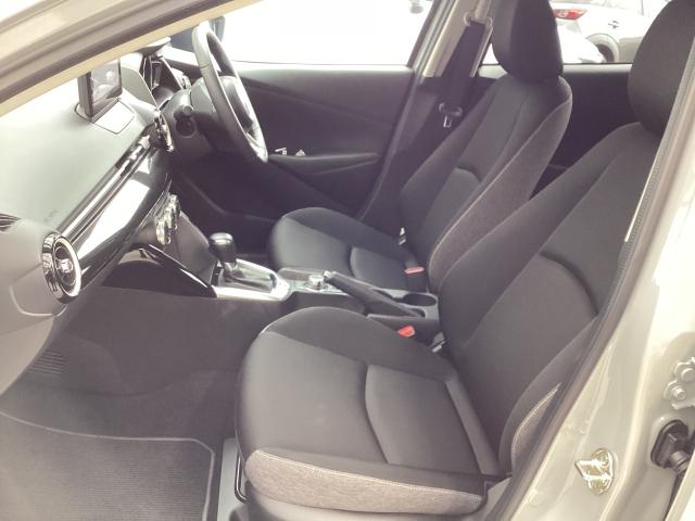 ＭＡＺＤＡ２ １．５　１５ＢＤ　パノラマモニタ　ブルートゥース　スマートシティブレーキサポート　前後ソナー　レーダークルーズ　ＬＥＤヘッドランプ　フルセグＴＶ　ワンオーナー　バックカメラ　ＥＴＣ　アドバンストキー　ＵＳＢ　エアコン（8枚目）