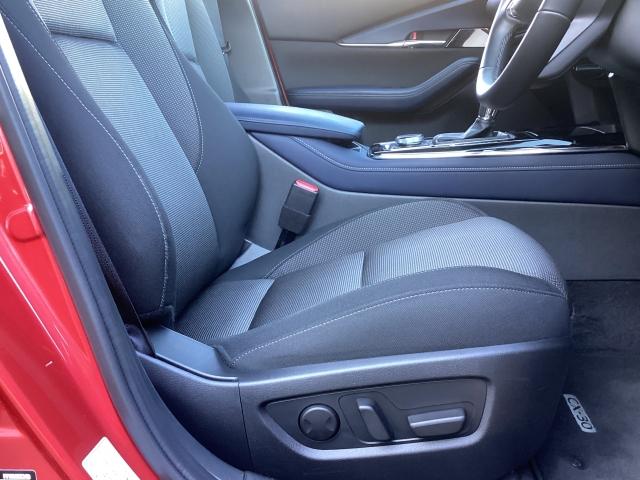 ＣＸ－３０ ２０Ｓ　ＰＲＯＡＣＴＩＶＥ　Ｔｏｕｒｉｎｇ　Ｓｅｌｅｃｔｉｏ　８．８インチセンターディスプレイ　３６０度ビューモニター　ＡＴ誤発進抑制制御　車線逸脱警報　ブラインドスポットモニタリング　カープレイ対応　Ｂｌｕｅｔｏｏｔｈオーディオ　電動テールゲート　衝突軽減装置（8枚目）