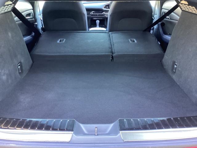 ＣＸ－３０ ２０Ｓ　ＰＲＯＡＣＴＩＶＥ　Ｔｏｕｒｉｎｇ　Ｓｅｌｅｃｔｉｏ　８．８インチセンターディスプレイ　３６０度ビューモニター　ＡＴ誤発進抑制制御　車線逸脱警報　ブラインドスポットモニタリング　カープレイ対応　Ｂｌｕｅｔｏｏｔｈオーディオ　電動テールゲート　衝突軽減装置（12枚目）