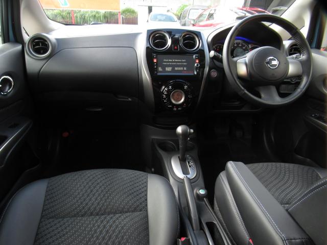 ノート メダリスト　スーパーチャージャー　アラウンドビューカメラ　インテリキー　黒ハーフレザーシート　純ＳＤナビＴＶ　ブルートゥース対応　ＥＴＣ　オートライト（5枚目）