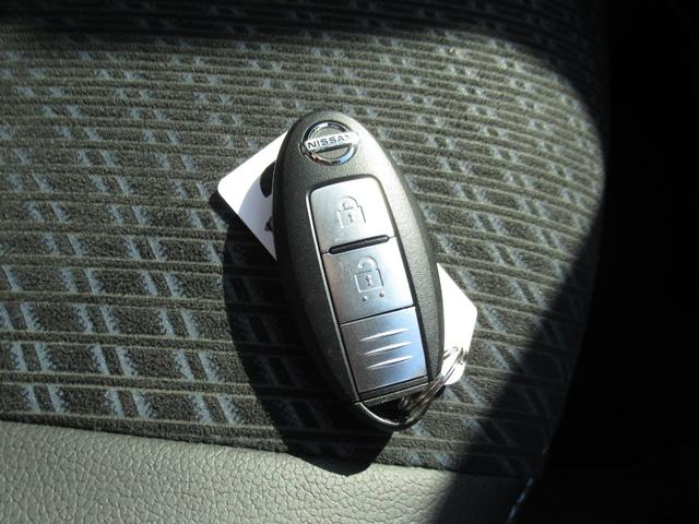 ノート メダリスト　スーパーチャージャー　アラウンドビューカメラ　インテリキー　黒ハーフレザーシート　純ＳＤナビＴＶ　ブルートゥース対応　ＥＴＣ　オートライト（12枚目）