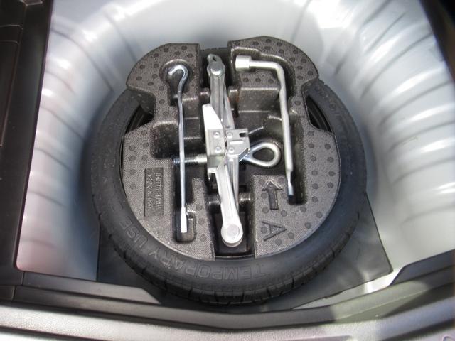 ノート メダリスト　スーパーチャージャー　アラウンドビューカメラ　インテリキー　黒ハーフレザーシート　純ＳＤナビＴＶ　ブルートゥース対応　ＥＴＣ　オートライト（30枚目）