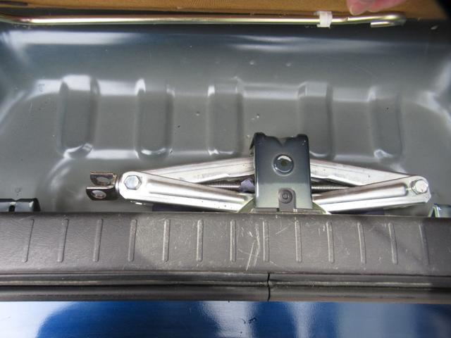 ジムニー XC 9型 5速MT モンスターサスショック ステンレスエアインテークパイプ ETC パイオニアCD/USBデッキ キーレス 電格ミラー 純正フォグランプ 純正16インチAW タイミングチェーン(30枚目)