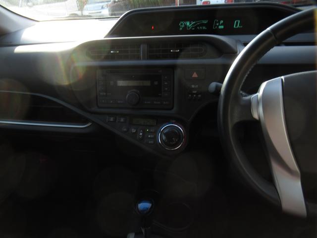 アクア Ｇ　スマートキー／ＴＲＣ／純正ＣＤ／ナノイーエアコン／運転席助手席シートヒーター／オートライト（20枚目）