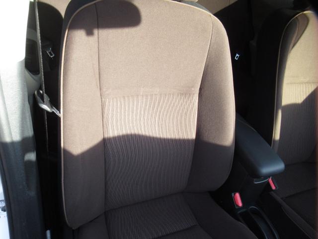 アクア Ｇ　スマートキー／ＴＲＣ／純正ＣＤ／ナノイーエアコン／運転席助手席シートヒーター／オートライト（27枚目）