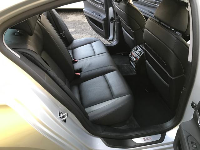 750i 黒本革・SR・ナビ・TV・Bカメラ(13枚目)