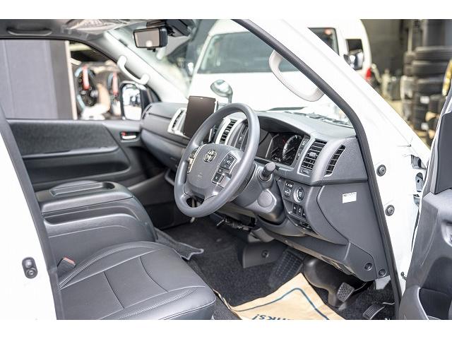ハイエースワゴン ＧＬ　新車未登録／３ナンバー／１０人乗り／パノラミックビューモニター／デジタルインナーミラー／ＥＳＳＥＸアルミホイール／ローダウン／ＡＬＰＩＮＥ　ＢＩＧＸナビ／ＥＴＣ／電動スライドドア（65枚目）