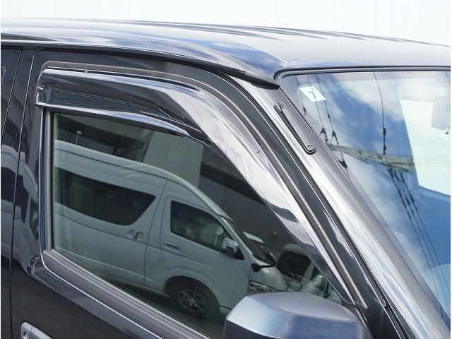 ハイエースバン DX GLパッケージ マニュアル車/6人乗り/ESSEXアルミホイール/ローダウン/バックカメラ/デジタルインナーミラー/横揺れ防止装置/レーダー/ベッドキット/LEDヘッドライト(16枚目)