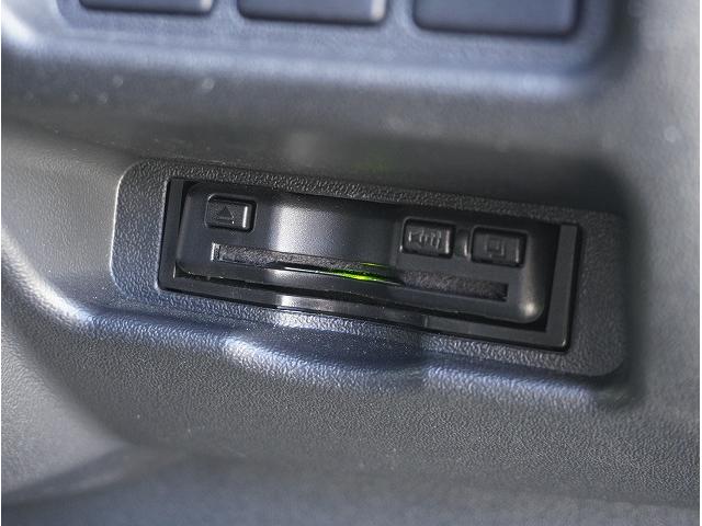 ハイエースバン DX GLパッケージ マニュアル車/6人乗り/ESSEXアルミホイール/ローダウン/バックカメラ/デジタルインナーミラー/横揺れ防止装置/レーダー/ベッドキット/LEDヘッドライト(45枚目)