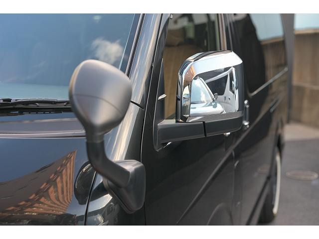 ハイエースワゴン ＧＬ　新車未登録／１０人乗り／３ナンバー／ベッドキット４ブラウン仕様／クリムソンディーンクロスカントリー　ホワイトリボンセット／ＲＩＶＡＩ　コーナーレンズカバー／ＣＬＡＳＳＩＣ　テールランプ／シートカバー（12枚目）