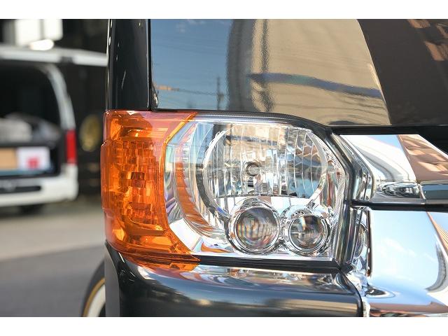 ハイエースワゴン ＧＬ　新車未登録／１０人乗り／３ナンバー／ベッドキット４ブラウン仕様／クリムソンディーンクロスカントリー　ホワイトリボンセット／ＲＩＶＡＩ　コーナーレンズカバー／ＣＬＡＳＳＩＣ　テールランプ／シートカバー（14枚目）