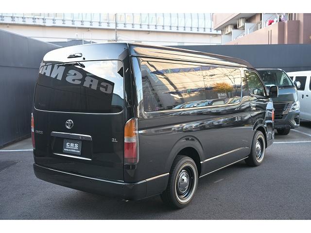 ハイエースワゴン ＧＬ　新車未登録／１０人乗り／３ナンバー／ベッドキット４ブラウン仕様／クリムソンディーンクロスカントリー　ホワイトリボンセット／ＲＩＶＡＩ　コーナーレンズカバー／ＣＬＡＳＳＩＣ　テールランプ／シートカバー（23枚目）