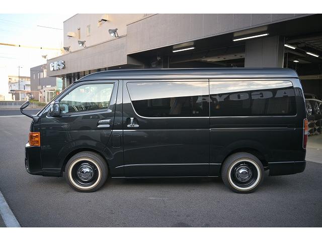 ハイエースワゴン ＧＬ　新車未登録／１０人乗り／３ナンバー／ベッドキット４ブラウン仕様／クリムソンディーンクロスカントリー　ホワイトリボンセット／ＲＩＶＡＩ　コーナーレンズカバー／ＣＬＡＳＳＩＣ　テールランプ／シートカバー（25枚目）