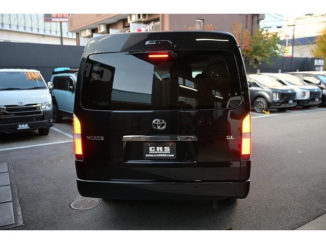 ハイエースワゴン ＧＬ　新車未登録／１０人乗り／３ナンバー／ベッドキット４ブラウン仕様／クリムソンディーンクロスカントリー　ホワイトリボンセット／ＲＩＶＡＩ　コーナーレンズカバー／ＣＬＡＳＳＩＣ　テールランプ／シートカバー（30枚目）