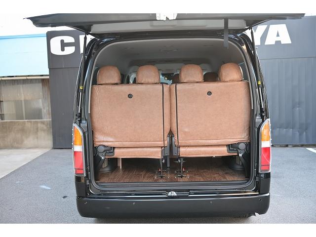 ハイエースワゴン ＧＬ　新車未登録／１０人乗り／３ナンバー／ベッドキット４ブラウン仕様／クリムソンディーンクロスカントリー　ホワイトリボンセット／ＲＩＶＡＩ　コーナーレンズカバー／ＣＬＡＳＳＩＣ　テールランプ／シートカバー（40枚目）