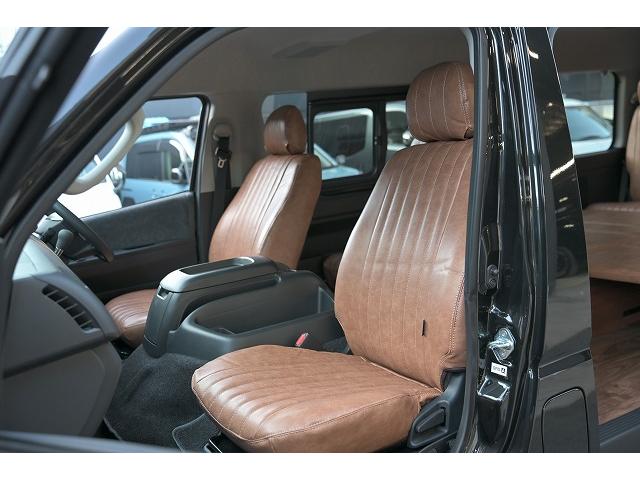 ハイエースワゴン ＧＬ　新車未登録／１０人乗り／３ナンバー／ベッドキット４ブラウン仕様／クリムソンディーンクロスカントリー　ホワイトリボンセット／ＲＩＶＡＩ　コーナーレンズカバー／ＣＬＡＳＳＩＣ　テールランプ／シートカバー（58枚目）