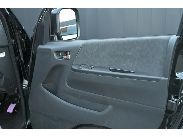 ハイエースワゴン ＧＬ　新車未登録／１０人乗り／３ナンバー／ベッドキット４ブラウン仕様／クリムソンディーンクロスカントリー　ホワイトリボンセット／ＲＩＶＡＩ　コーナーレンズカバー／ＣＬＡＳＳＩＣ　テールランプ／シートカバー（60枚目）