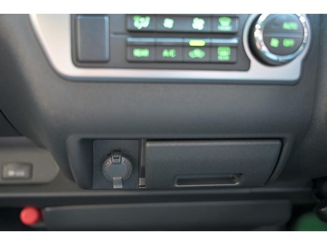 ハイエースワゴン ＧＬ　新車未登録／１０人乗り／３ナンバー／ベッドキット４ブラウン仕様／クリムソンディーンクロスカントリー　ホワイトリボンセット／ＲＩＶＡＩ　コーナーレンズカバー／ＣＬＡＳＳＩＣ　テールランプ／シートカバー（67枚目）