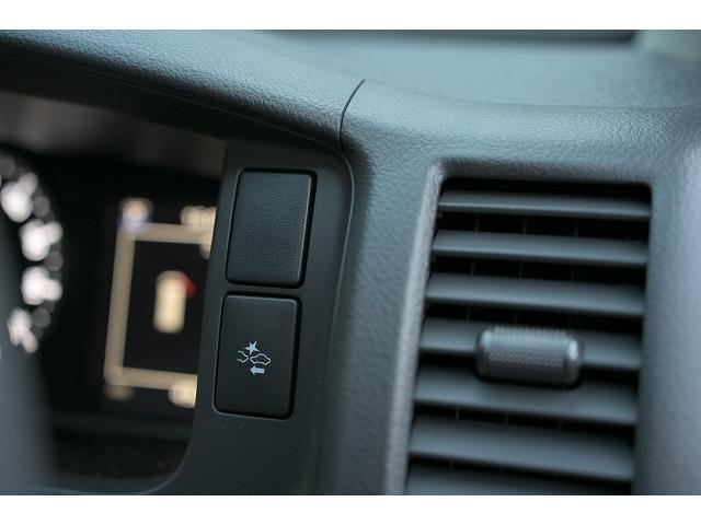 ハイエースワゴン ＧＬ　新車未登録／１０人乗り／３ナンバー／ベッドキット４ブラウン仕様／クリムソンディーンクロスカントリー　ホワイトリボンセット／ＲＩＶＡＩ　コーナーレンズカバー／ＣＬＡＳＳＩＣ　テールランプ／シートカバー（68枚目）