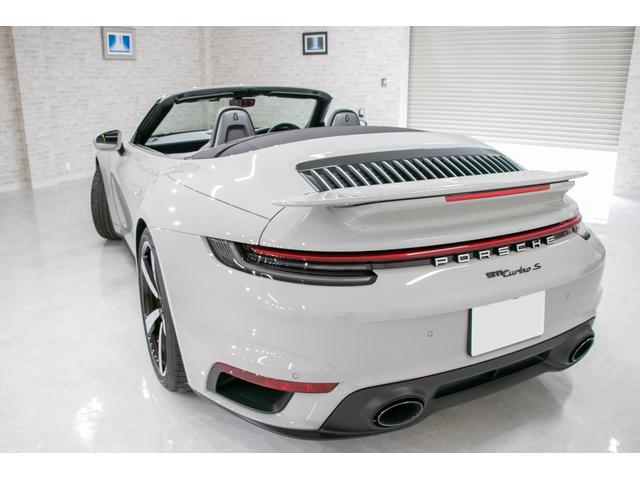 ９１１ ９１１ターボＳ　カブリオレ　スポーツクロノ　パワステプラス　スポーツエグゾーストシステム・ハイグロスブラックテール　フロントアクスルリフトシステム（9枚目）