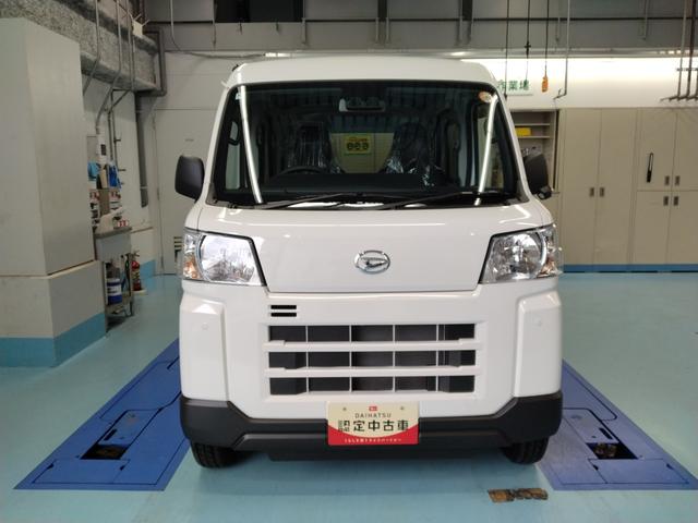 ハイゼットカーゴ ＤＸ　サポカーＳワイド適合　オーディオ　エアコン　アクセサリーソケット　コーナーセンサー　アイドリングストップ　光軸調整ダイヤル　横滑り防止機能　誤発進抑制機能　パワーウインドウ　キーレス（4枚目）