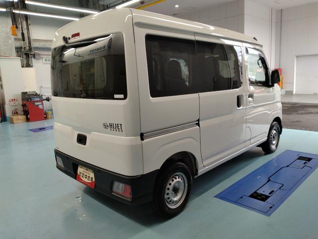 ハイゼットカーゴ ＤＸ　サポカーＳワイド適合　オーディオ　エアコン　アクセサリーソケット　コーナーセンサー　アイドリングストップ　光軸調整ダイヤル　横滑り防止機能　誤発進抑制機能　パワーウインドウ　キーレス（8枚目）