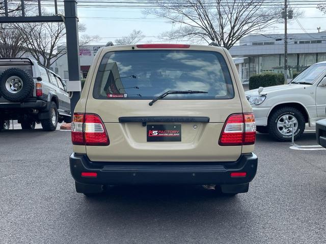ランドクルーザー１００ ＶＸリミテッド　Ｇセレクション　丸目仕様／ベージュ全塗装／ＴＯＹＯＴＡロゴグリル／マルチレス／センターデフロック／メモリーナビ／バックカメラ／Ｂｌｕｅｔｏｏｔｈ接続／ドラレコ／サンルーフ／シートヒーター／パワーシート／クーラーＢＯＸ（8枚目）