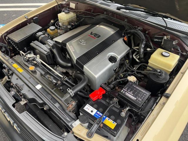 ランドクルーザー１００ ＶＸリミテッド　Ｇセレクション　丸目仕様／ベージュ全塗装／ＴＯＹＯＴＡロゴグリル／マルチレス／センターデフロック／メモリーナビ／バックカメラ／Ｂｌｕｅｔｏｏｔｈ接続／ドラレコ／サンルーフ／シートヒーター／パワーシート／クーラーＢＯＸ（23枚目）