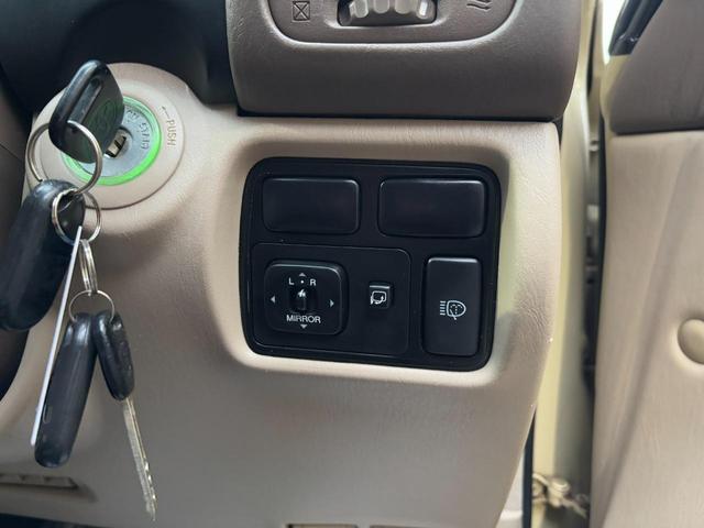 ランドクルーザー１００ ＶＸリミテッド　Ｇセレクション　丸目仕様／ベージュ全塗装／ＴＯＹＯＴＡロゴグリル／マルチレス／センターデフロック／メモリーナビ／バックカメラ／Ｂｌｕｅｔｏｏｔｈ接続／ドラレコ／サンルーフ／シートヒーター／パワーシート／クーラーＢＯＸ（39枚目）