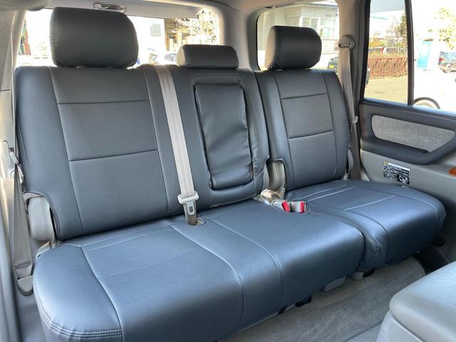 ランドクルーザー１００ ＶＸリミテッド　ユーザー買取車／ＮＯＸ適合済み／最終型／マルチレス／タイベル交換済み／フルノーマル／ＴＯＹＯオプカンＡＴタイヤ／純正１７ＡＷ／社外ＳＤナビ・フルセグＴＶ／バックカメラ／センターデフロック付き（31枚目）