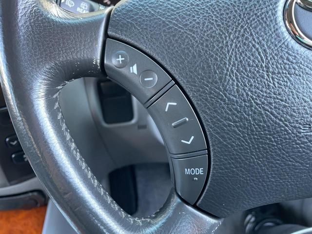ランドクルーザー１００ ＶＸリミテッド　ユーザー買取車／ＮＯＸ適合済み／最終型／マルチレス／タイベル交換済み／フルノーマル／ＴＯＹＯオプカンＡＴタイヤ／純正１７ＡＷ／社外ＳＤナビ・フルセグＴＶ／バックカメラ／センターデフロック付き（41枚目）