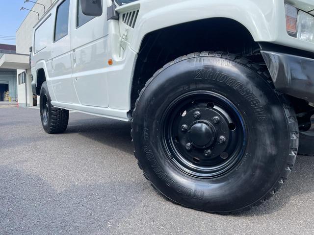 メガクルーザー ベースグレード　新品全塗装／走行３．９万ｋｍ／ガラスルーフ／前後デフロック付き／センターデフロック付き／ＥＴＣ／背面タイヤ／パワーウィンドウ／ヒッチメンバー／パワーステアリング／クーラー（24枚目）