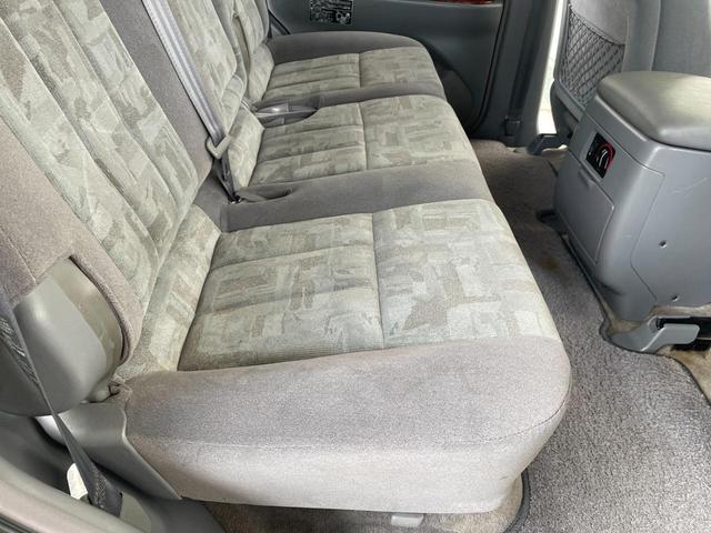 ランドクルーザー１００ ＶＸリミテッド　新品ジオランダーＭＴタイヤ／新品ＭＬＪエクストリームＪＤスロット１６ＡＷ／新品ウッドステアリング／新品シフトノブ／リアデフロック付き／４速ＡＴ／ディーゼルターボ／クールＢＯＸ／シートヒーター／ＡＨＣ付（29枚目）