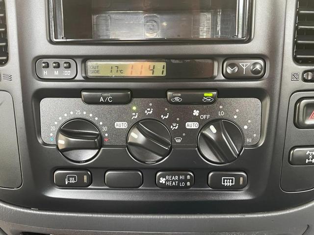 ランドクルーザー１００ ＶＸリミテッド　新品ジオランダーＭＴタイヤ／新品ＭＬＪエクストリームＪＤスロット１６ＡＷ／新品ウッドステアリング／新品シフトノブ／リアデフロック付き／４速ＡＴ／ディーゼルターボ／クールＢＯＸ／シートヒーター／ＡＨＣ付（34枚目）