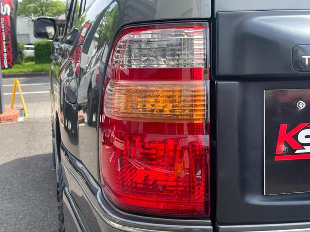 ランドクルーザー１００ ＶＸリミテッド　新品ジオランダーＭＴタイヤ／新品ＭＬＪエクストリームＪＤスロット１６ＡＷ／新品ウッドステアリング／新品シフトノブ／リアデフロック付き／４速ＡＴ／ディーゼルターボ／クールＢＯＸ／シートヒーター／ＡＨＣ付（65枚目）