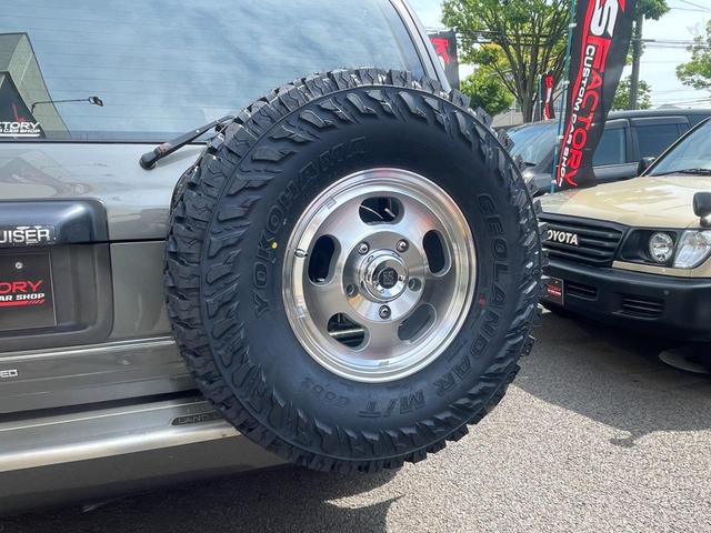 ランドクルーザー１００ ＶＸリミテッド　新品ジオランダーＭＴタイヤ／新品ＭＬＪエクストリームＪＤスロット１６ＡＷ／新品ウッドステアリング／新品シフトノブ／リアデフロック付き／４速ＡＴ／ディーゼルターボ／クールＢＯＸ／シートヒーター／ＡＨＣ付（66枚目）