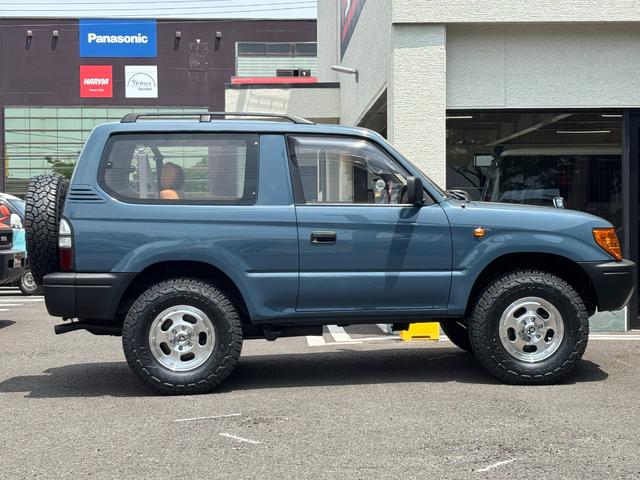 ランドクルーザープラド ＲＸ　９０ショート／ディーゼルターボ／新品全塗装アルルブルー／背面タイヤ付き／新品ジオランダーＸＡＴタイヤ／新品ＸＴＲＥＭＥ－Ｊ１６ＡＷ／新品ウッドコンビハンドル／新品各所ランプ／新品社外グリル（8枚目）