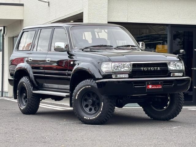 ランドクルーザー８０ ＶＸリミテッド　中期型／新品同色全塗装済み／ガソリン／ＥＴＣ／ＢＦグッドリッチＫＯ２ＡＴタイヤ／社外１６ＡＷ／ＮＡＲＤＩステアリング／社外ブラックシートカバー／新品ダッシュマット／新品各所ランプ／背面レス（15枚目）