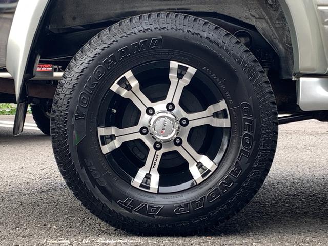 ハイラックスサーフ SSR-X 全塗装ベース車/4×4エンジニアリング2インチアップキット/MKW16インチホイール(9枚目)