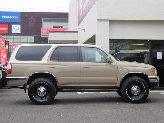 ハイラックスサーフ ＳＳＲ－Ｘ　内装ベージュ／ベージュペイント／シートカバー／バックカメラ／ドラレコ／ＤＥＡＮ１６インチ／社外ステップ／社外ヘッドライト／ＵＳコーナー／ＬＥＤコンビテール／ウッドパネル／ナビ／ＥＴＣ（5枚目）