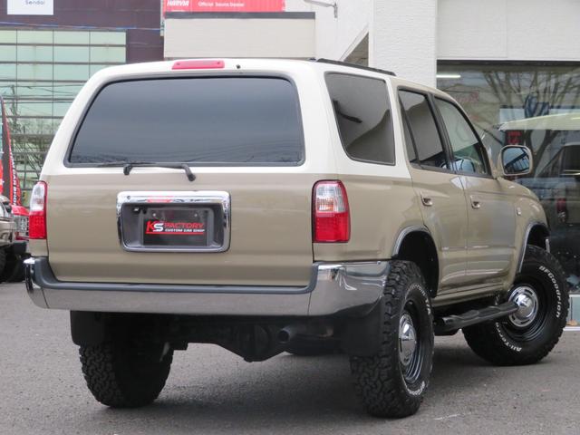 ハイラックスサーフ ＳＳＲ－Ｘ　内装ベージュ／ベージュペイント／シートカバー／バックカメラ／ドラレコ／ＤＥＡＮ１６インチ／社外ステップ／社外ヘッドライト／ＵＳコーナー／ＬＥＤコンビテール／ウッドパネル／ナビ／ＥＴＣ（7枚目）