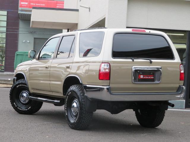 ハイラックスサーフ ＳＳＲ－Ｘ　内装ベージュ／ベージュペイント／シートカバー／バックカメラ／ドラレコ／ＤＥＡＮ１６インチ／社外ステップ／社外ヘッドライト／ＵＳコーナー／ＬＥＤコンビテール／ウッドパネル／ナビ／ＥＴＣ（8枚目）